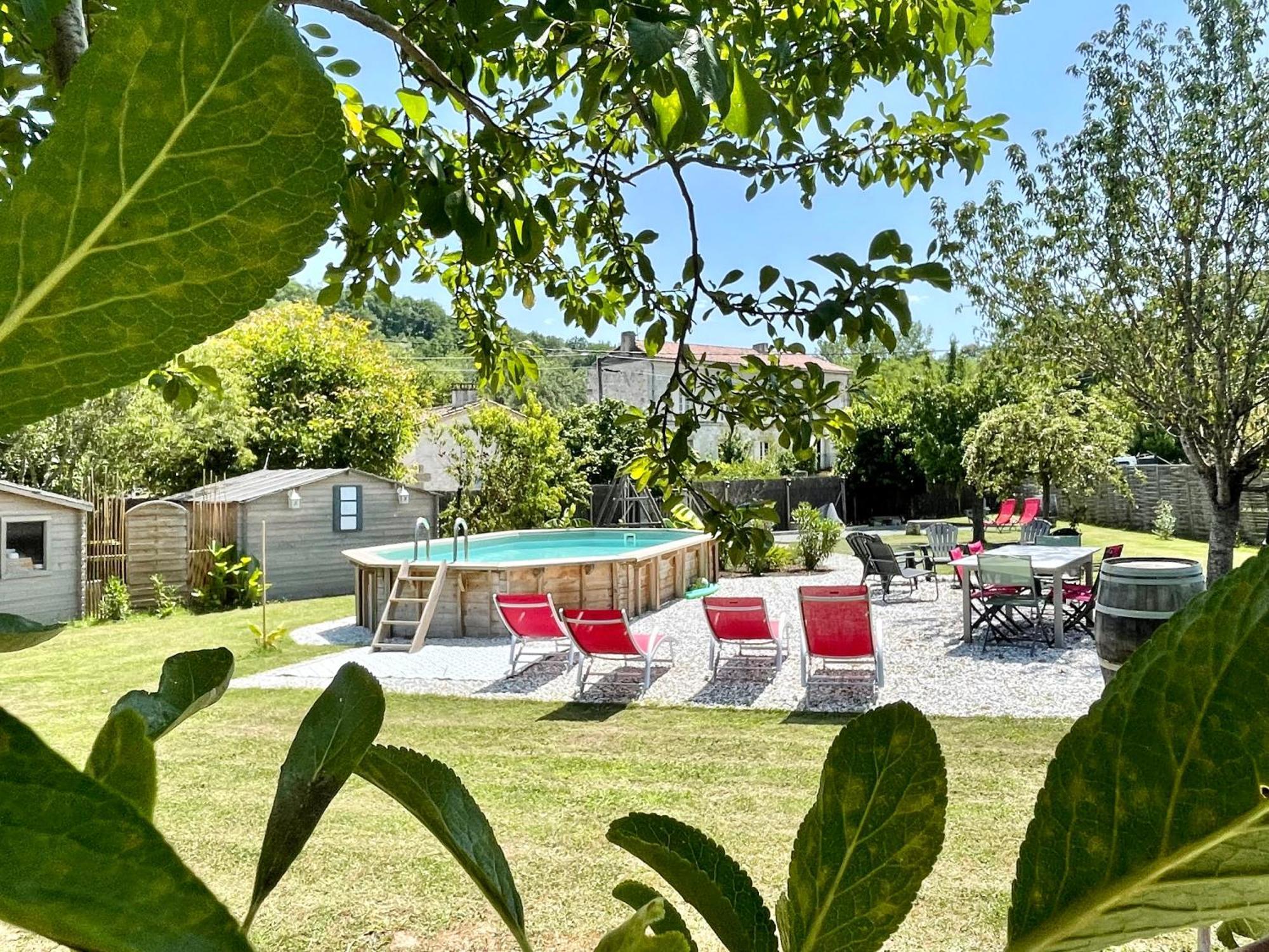 Les Regniers - 2 Gites Voisins Pour Familles Et Groupes Eynesse Luaran gambar